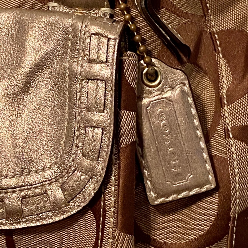 Authentic Coach Handbag - Picture 2 of 9
